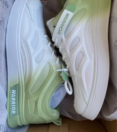 回力 休闲板鞋 冲动购物，购回一次也没穿，...