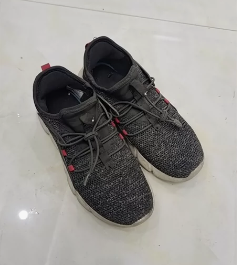 乔丹运动鞋 36码??轻微穿着痕迹乔丹36...