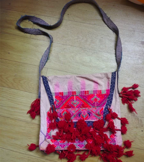 包包，老绣，老绣包包，一个僰人老绣包包，精...