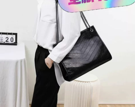 全新一次没背过，只是拆封，Viney牛皮包...