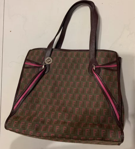 女款手提包 9成新 仿 手柄内外都无瑕疵...