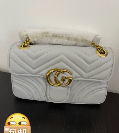 灰蓝色链条单肩斜挎包 包包买太多，背不过来...