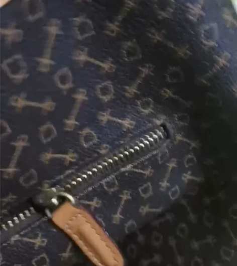 全新 朋友送的太正式了兜多 感兴趣的话点“...