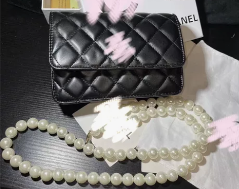 菱格黑色珍珠链条发财包斜挎包 售出不退不换 不议价 还有一些...