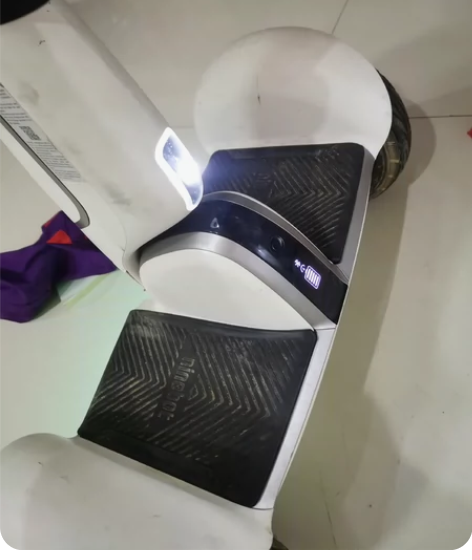 九号平衡车,胖九,朋友给的,玩的不多。 感...