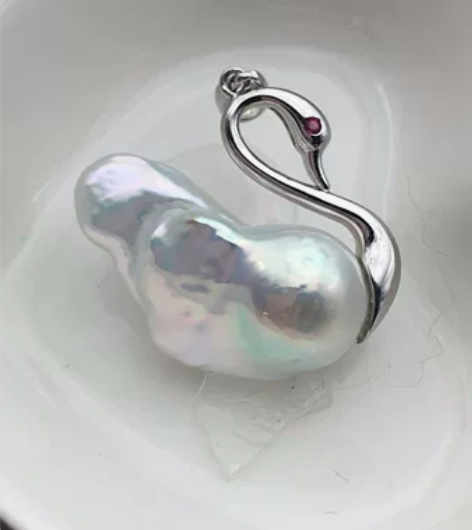 极品炫白天鹅巴洛克珍珠大巴 一颗炫白大翘尾...