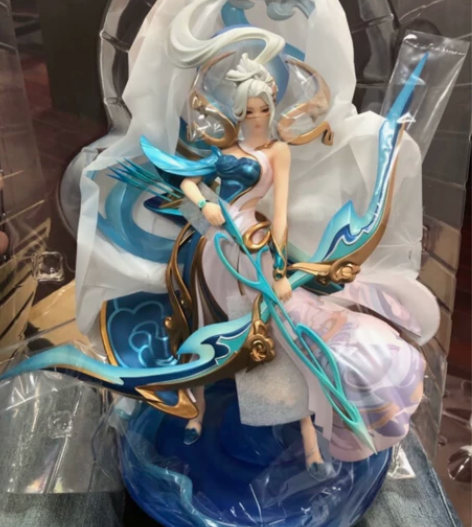 太华伽罗手办，十成新出售 感兴趣的话点“我...