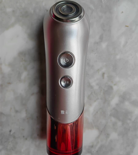 雅萌 提拉紧致美容仪 感兴趣的话点“我想要...