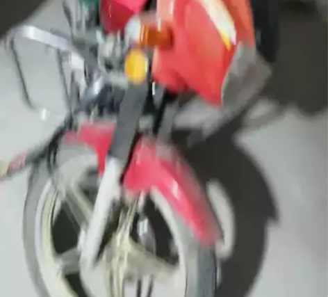 钻豹125摩托车，没有合格证和发票，上不了...