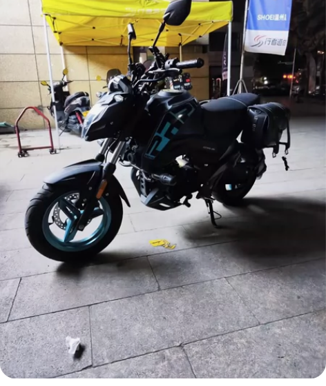 三台狒狒，20年21年22年都有[捂脸]一...