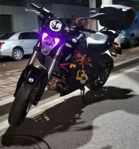 贝纳利黄龙三百！一五年车！需过户！看上联系...