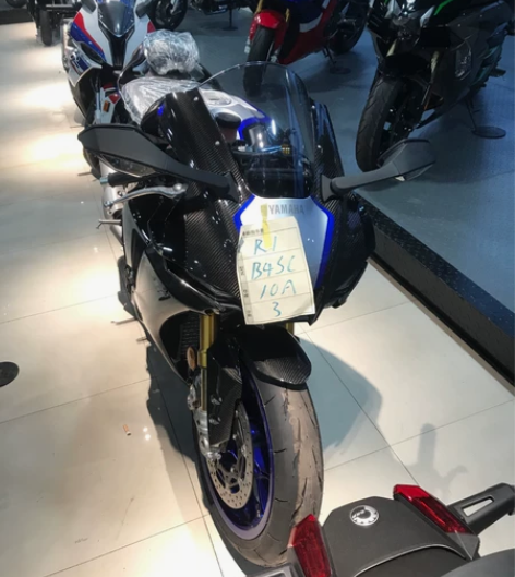 雅马哈R1M 现车一台 感兴趣的话点“我想...