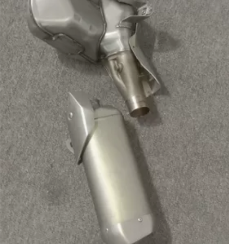 雅马哈R1N中段尾段15年，非常漂亮 感兴...