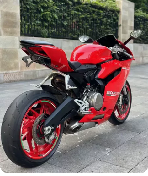 -本车行到货一批抵押车，水车，跑车机车。车...