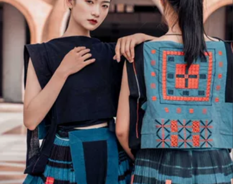 正宗传统广西南丹白裤瑶族服装服饰女装贯头上...
