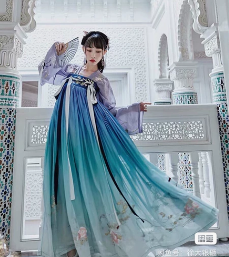 汉服清衣柜 大部分仅试穿L码/秋装/冬装/斗篷/披风/比甲L... 汉服清衣柜 大部分仅试穿L码/秋装/冬装/斗篷/披风/比甲L...