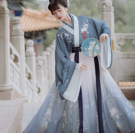 汉韵芙蓉阁原创汉服三件套仅穿一次 感兴趣的...