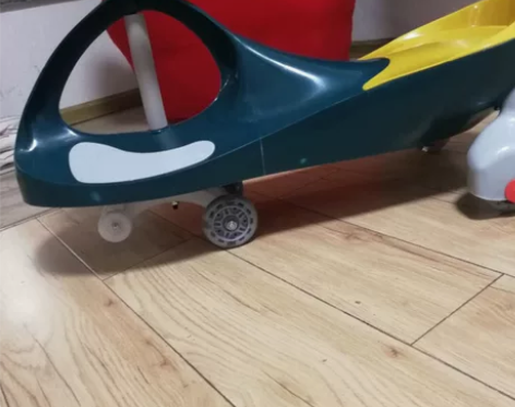 儿童扭扭车带音乐玩具滑滑摇摆车新款溜溜车1...