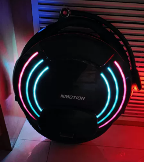 乐行V10F，成色如图，日常通勤使用，一侧...