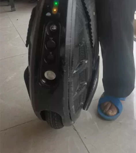 gotwayMCM5，加装了蓝牙音箱双喇叭...