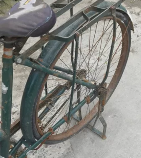 重磅永久邮电专用自行车,成色如图,后轮没气...