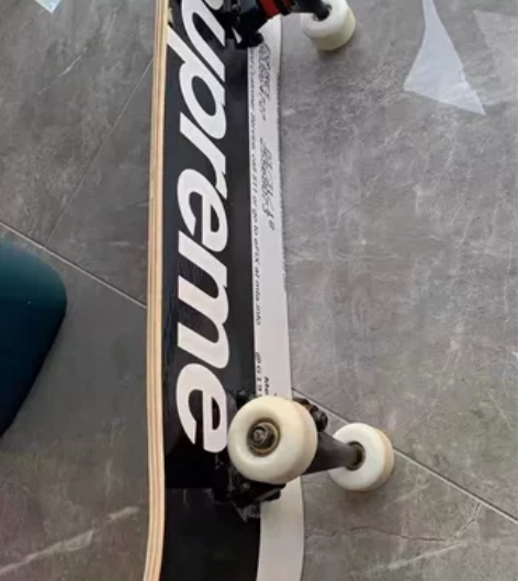 原价300多买的，急出专业滑板短板女生初学...