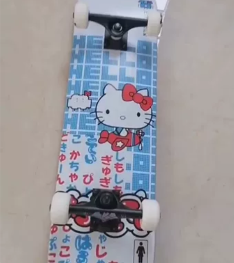 血亏价出girl专业滑板初学入门刷街代步四...