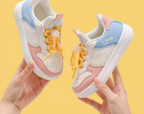 小黄鸭四季皮面透气网百搭防滑板鞋 26-3...