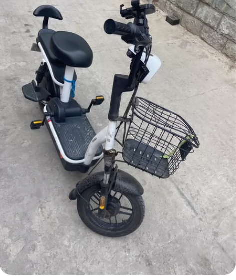 雅迪电动车 21年秋季买的 1599元 没...