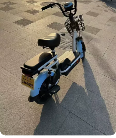 上新 雅迪新国标乐萌 续航三十公里左右 手...