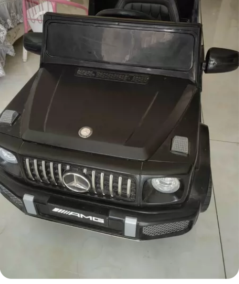 八九成新的儿童电动汽车，去年买的，电池一点...