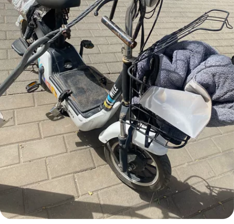 新日电动车，去年刚换的新电池，续航还有个2...