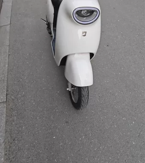 新蕾电动车，三月份刚买的，实习结束要回学校...