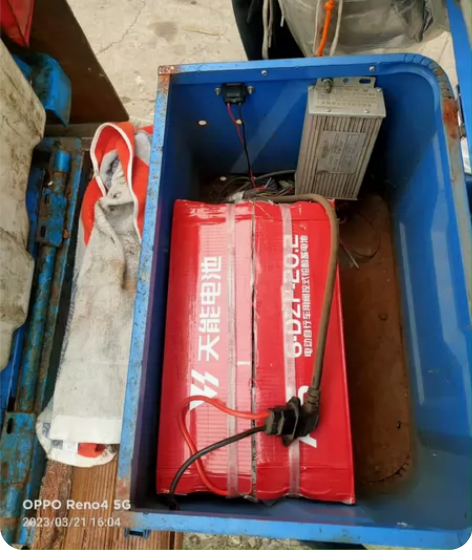 大量批发天能品牌电动车电池车雅迪原装天能电...