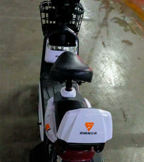 刚买不久的新车，证件发票等齐全，可上牌！4...