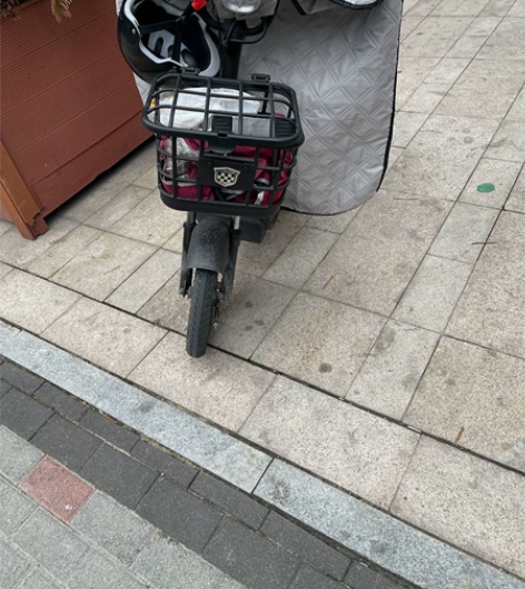 绿源电动车,代步用冲满电可以跑35km,4...