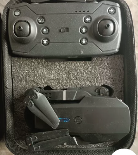 全新无人机，自己在家玩过一两回，现在便宜出...