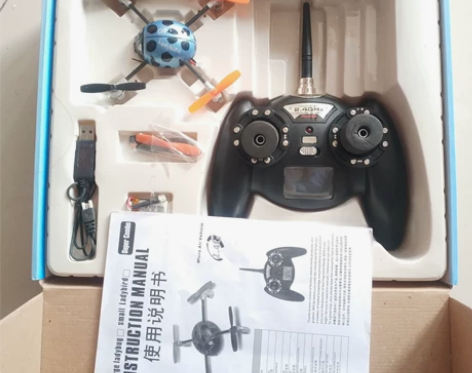 四轴飞行器无人机，协议是富斯一代，带一个遥...