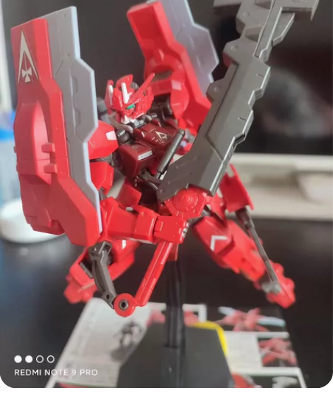 万代hg红月钢，已拼装成品实物照，各关节可...