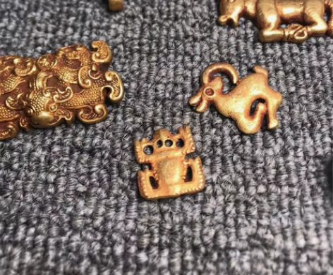 金饰标价为克价看好再问 感兴趣的话点“我想...