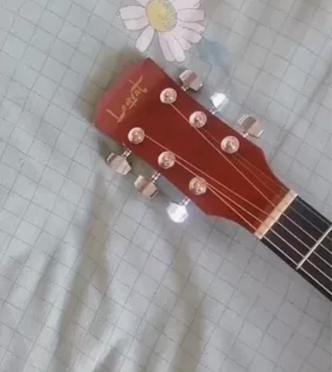 先到先得哦, 图片是实拍,原木。琴包,自学...