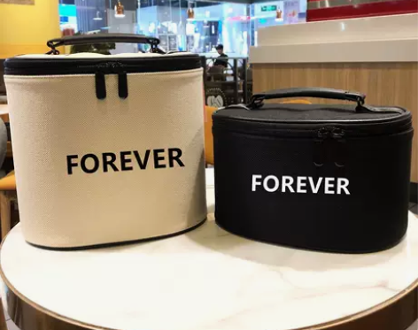 高颜值简约纯色定型化妆包便携布艺圆筒时尚大...