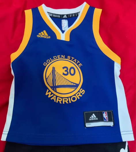 球衣，七分裤都是2T。一套80。 感兴趣的...