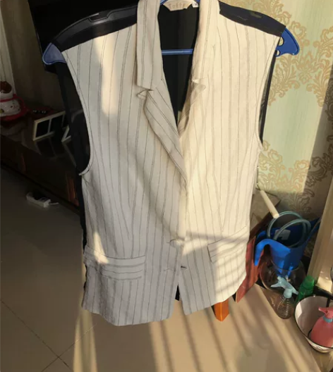 外搭 亚麻马甲，购回从未穿过，全新