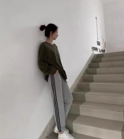 灰色运动裤女宽松束脚冬季纯棉卫裤显瘦直筒加...