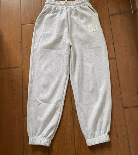 全新 未穿过 卫裤女 120斤内可穿 感兴...