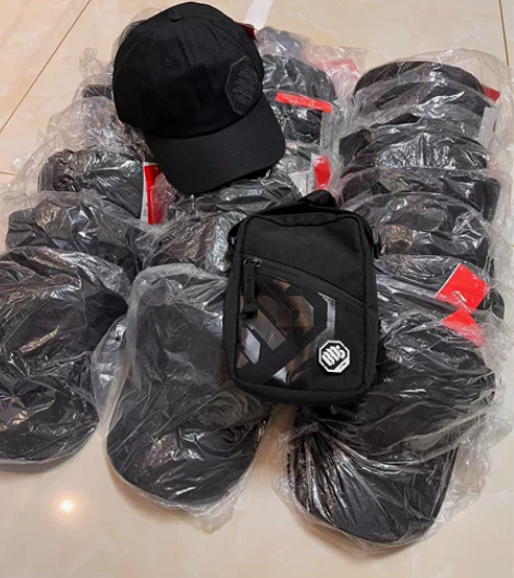 李宁帽子、斜挎包40包邮！ 李宁双肩包80...