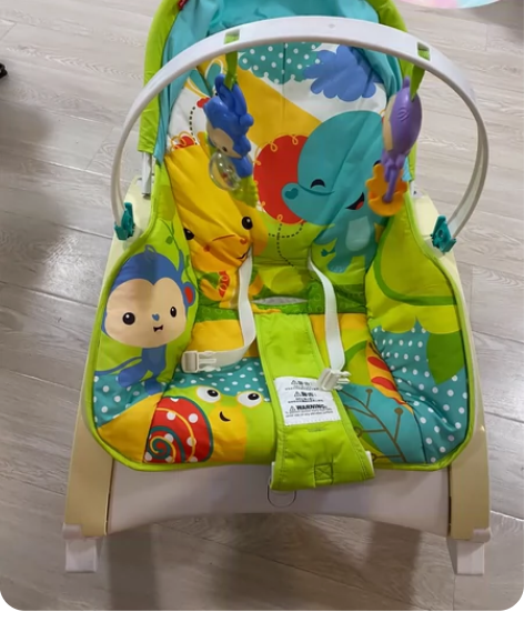 费雪多功能摇摇椅，哄娃神器，装电池还有音乐...