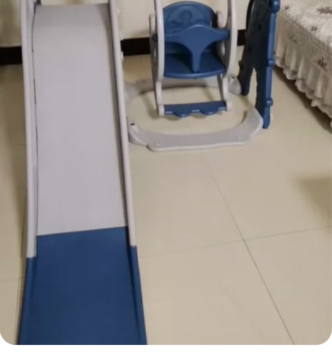 滑梯150 9.9新，几乎没咋用。 旁边都...