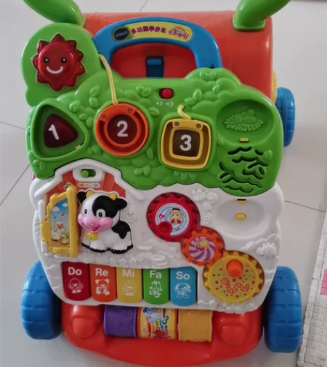 伟易达学步车，599买的，正品，99新基本...